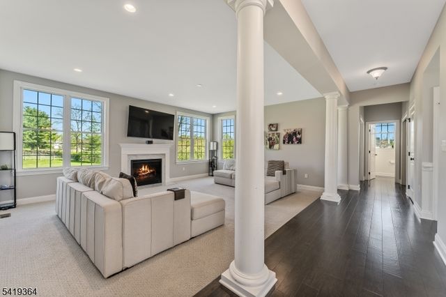1 Belmont Ct, Alexandria Twp., NJ 08867