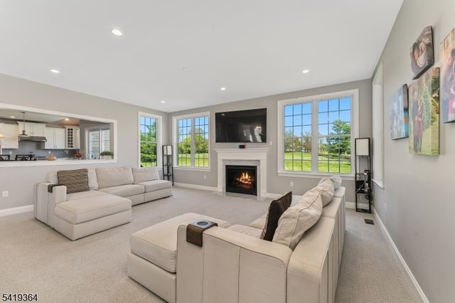 1 Belmont Ct, Alexandria Twp., NJ 08867