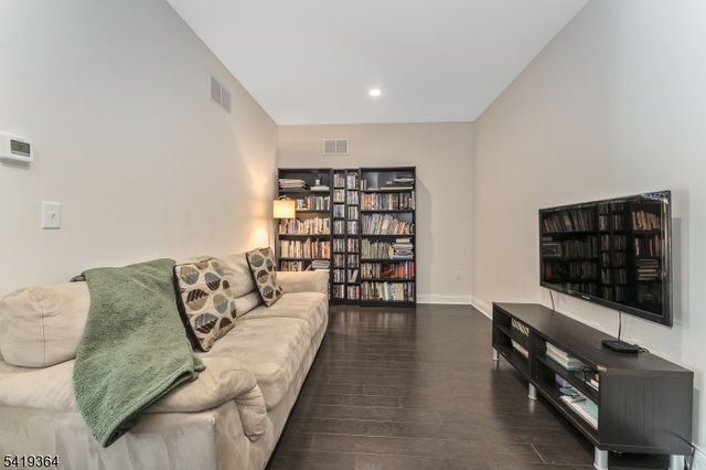 1 Belmont Ct, Alexandria Twp., NJ 08867