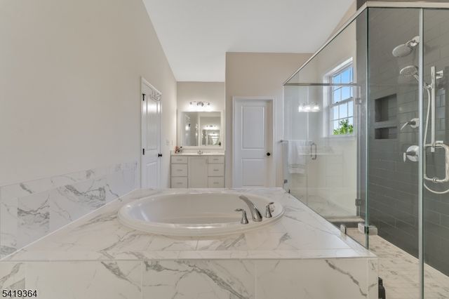 1 Belmont Ct, Alexandria Twp., NJ 08867
