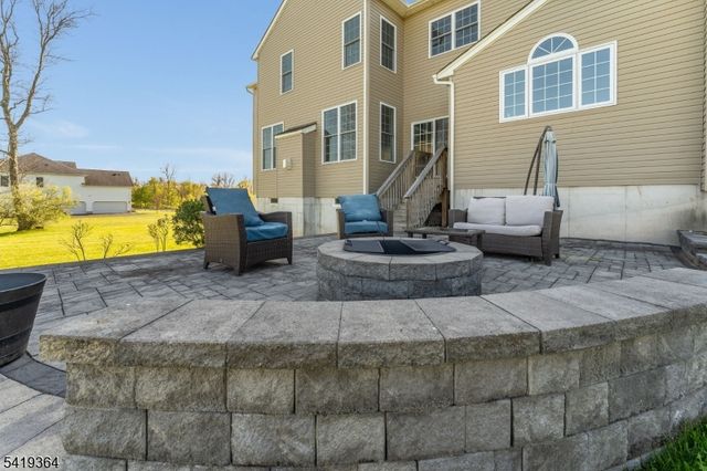 1 Belmont Ct, Alexandria Twp., NJ 08867