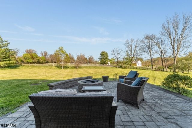 1 Belmont Ct, Alexandria Twp., NJ 08867
