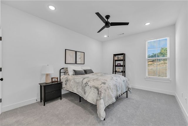 2047 E Little Crew Drive, Fayetteville, AR 72703