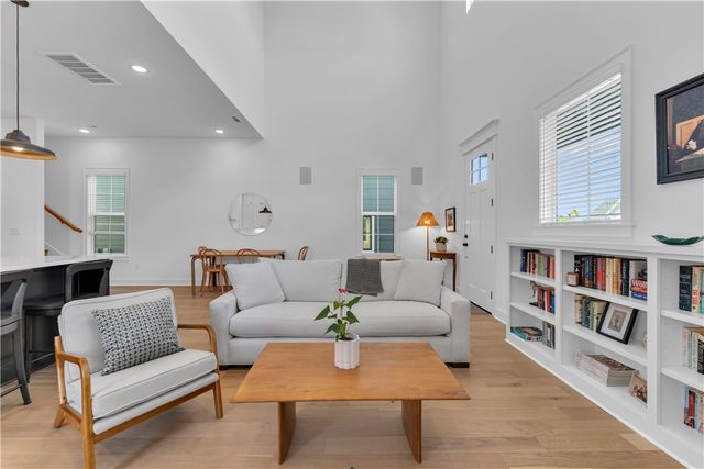 2047 E Little Crew Drive, Fayetteville, AR 72703