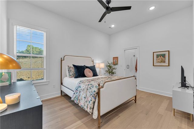 2047 E Little Crew Drive, Fayetteville, AR 72703