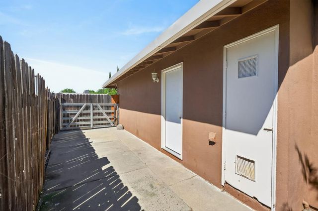 7108 Canaveral Way, North Highlands, CA 95660