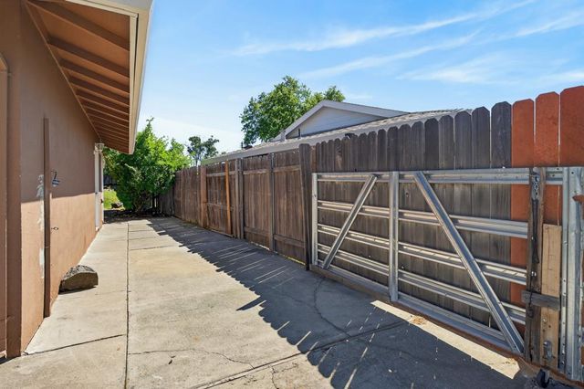 7108 Canaveral Way, North Highlands, CA 95660