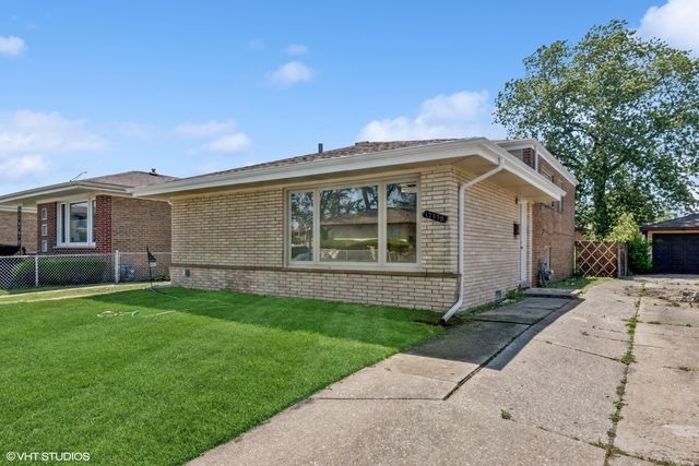 12830 S Carpenter Street, Calumet Park, IL 60827