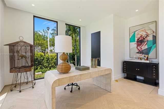 2499 N Meridian Ave, Miami Beach, FL 33140