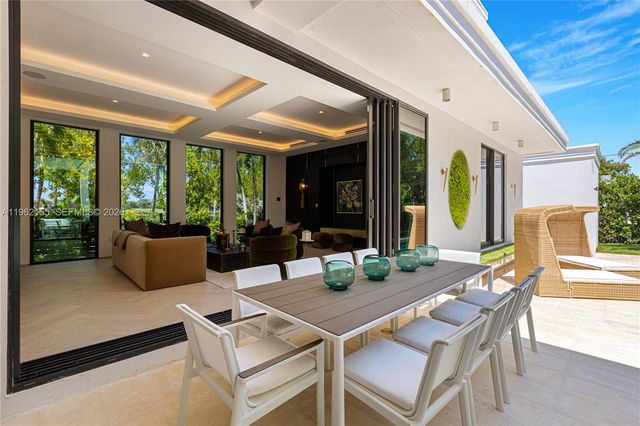 2499 N Meridian Ave, Miami Beach, FL 33140