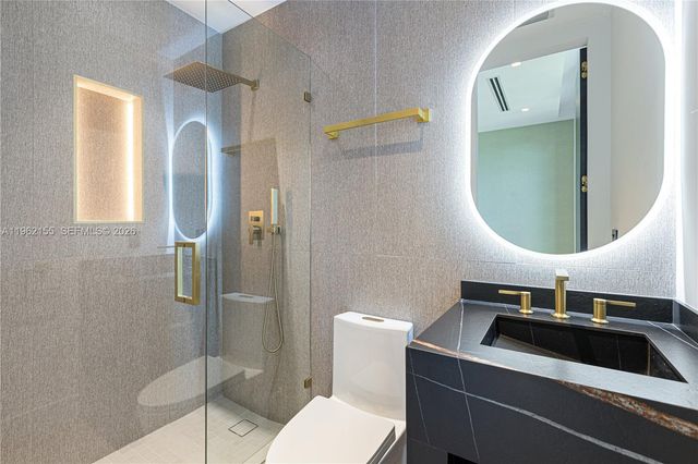 2499 N Meridian Ave, Miami Beach, FL 33140