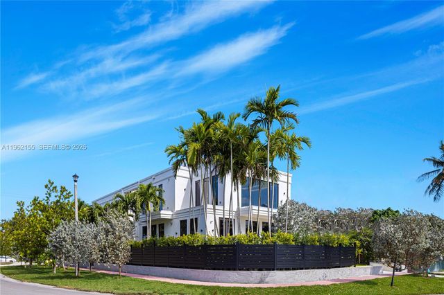 2499 N Meridian Ave, Miami Beach, FL 33140