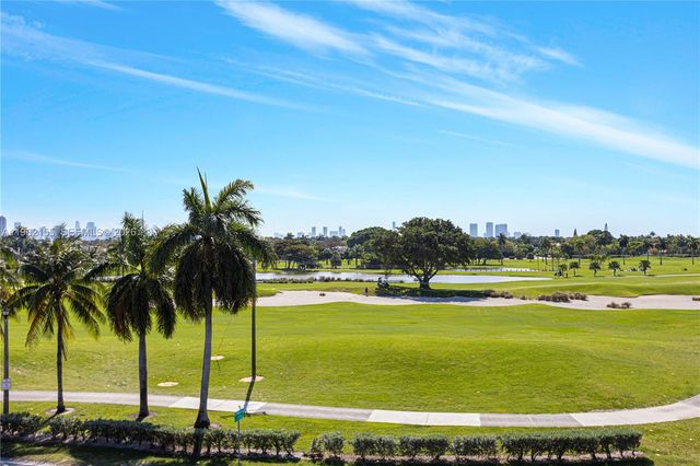 2499 N Meridian Ave, Miami Beach, FL 33140