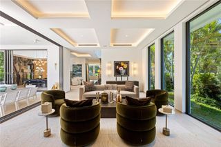 2499 N Meridian Ave, Miami Beach, FL 33140