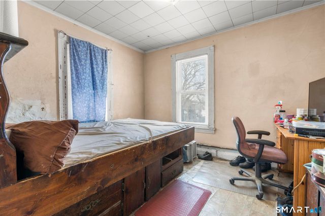 17-19 Rennell Court, Bridgeport, CT 06605