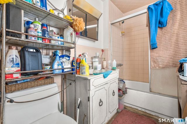 17-19 Rennell Court, Bridgeport, CT 06605