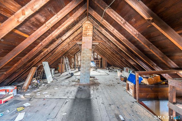 17-19 Rennell Court, Bridgeport, CT 06605