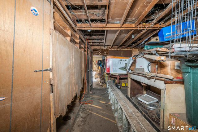 17-19 Rennell Court, Bridgeport, CT 06605