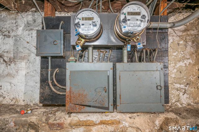 17-19 Rennell Court, Bridgeport, CT 06605