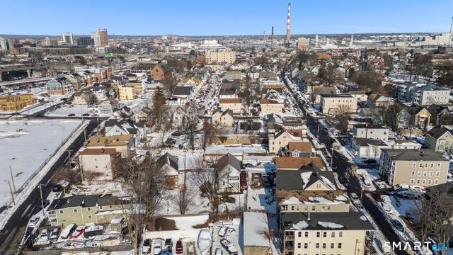 17-19 Rennell Court, Bridgeport, CT 06605