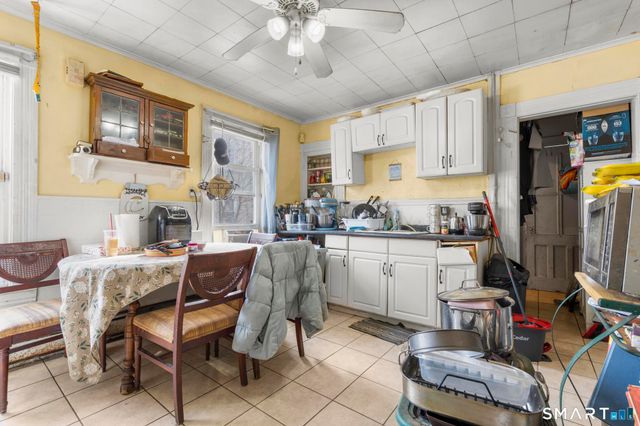 17-19 Rennell Court, Bridgeport, CT 06605