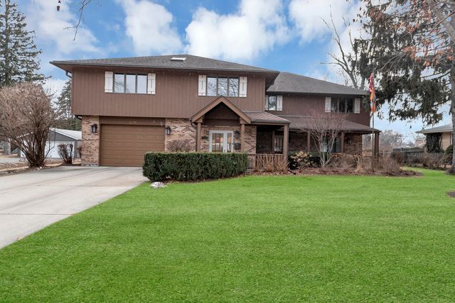 1415 W Hawthorne Street, Arlington Heights, IL 60005