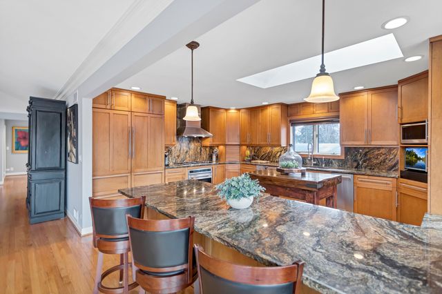 1415 W Hawthorne Street, Arlington Heights, IL 60005