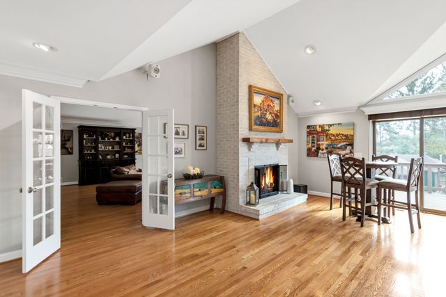 1415 W Hawthorne Street, Arlington Heights, IL 60005