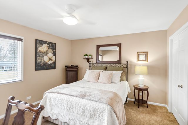 1415 W Hawthorne Street, Arlington Heights, IL 60005