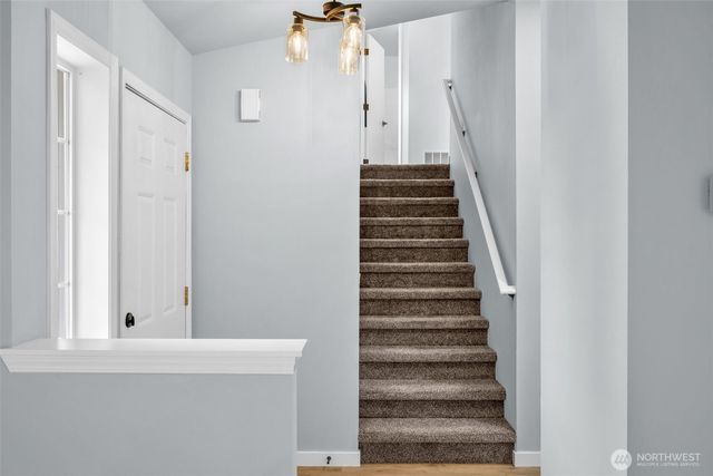 2205 65th Avenue NE, Tacoma, WA 98422