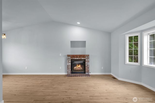 2205 65th Avenue NE, Tacoma, WA 98422