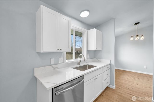 2205 65th Avenue NE, Tacoma, WA 98422