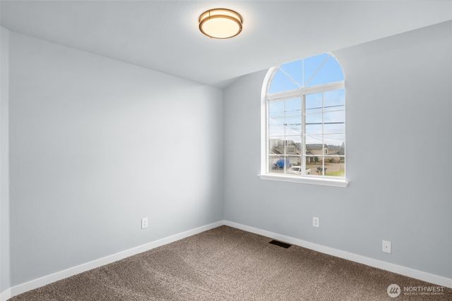 2205 65th Avenue NE, Tacoma, WA 98422