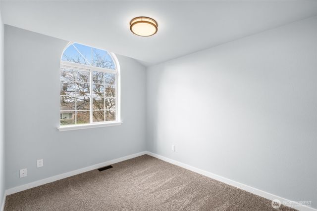 2205 65th Avenue NE, Tacoma, WA 98422