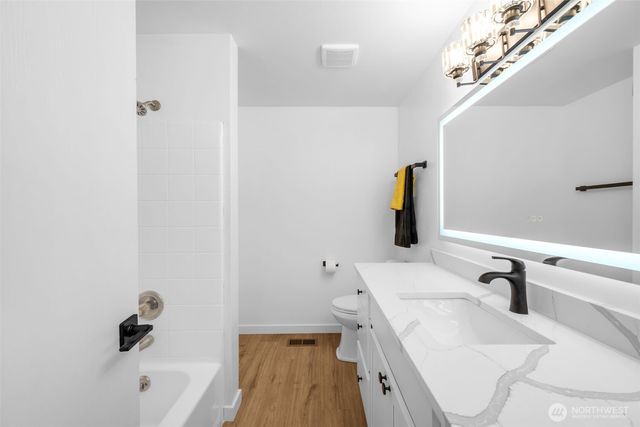 2205 65th Avenue NE, Tacoma, WA 98422