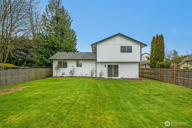 2205 65th Avenue NE, Tacoma, WA 98422