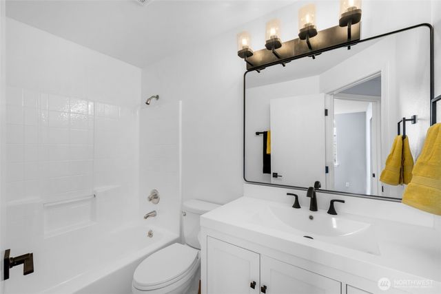 2205 65th Avenue NE, Tacoma, WA 98422