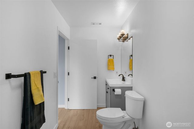 2205 65th Avenue NE, Tacoma, WA 98422