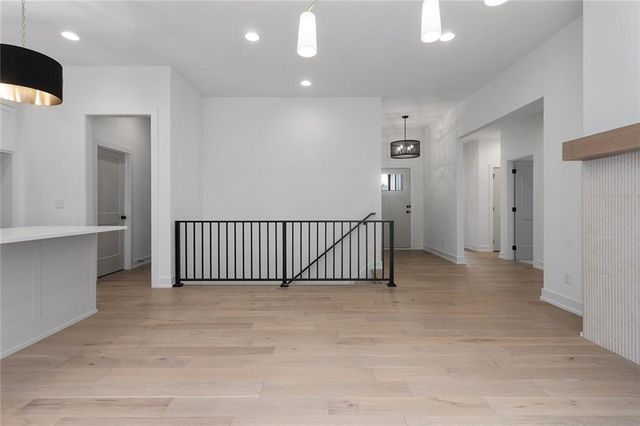 9735 N Lucerne Avenue, Kansas City, MO 64153