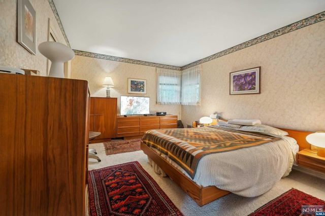 308 Joan Place, Wyckoff, NJ 07481