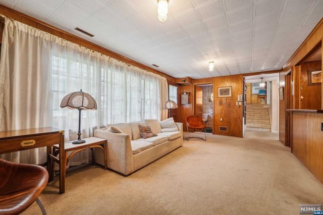 308 Joan Place, Wyckoff, NJ 07481