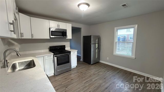 2900 Edsel Place, Charlotte, NC 28205