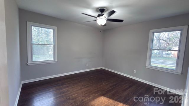 2900 Edsel Place, Charlotte, NC 28205