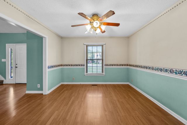1014 Dominion Dr, Clarksville, TN 37042