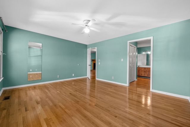 1014 Dominion Dr, Clarksville, TN 37042