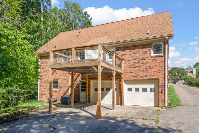 1014 Dominion Dr, Clarksville, TN 37042