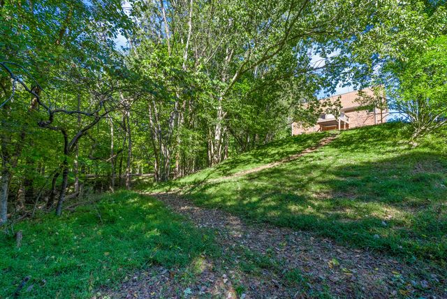 1014 Dominion Dr, Clarksville, TN 37042