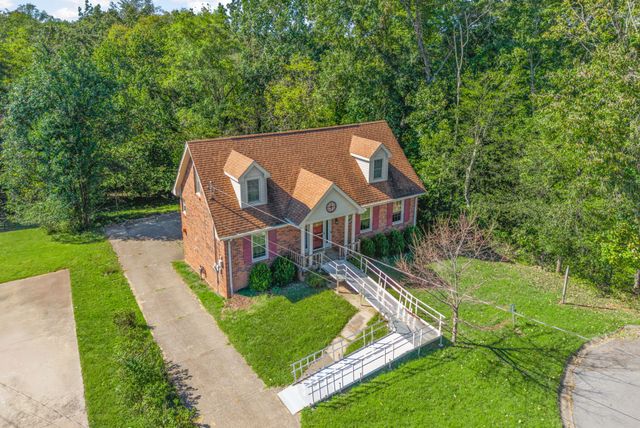 1014 Dominion Dr, Clarksville, TN 37042