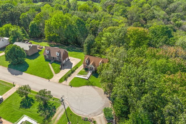 1014 Dominion Dr, Clarksville, TN 37042