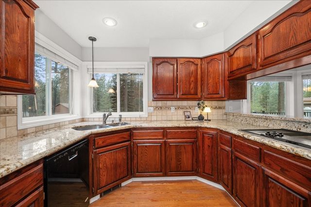 18011 N Saddle Hill Rd, Colbert, WA 99005